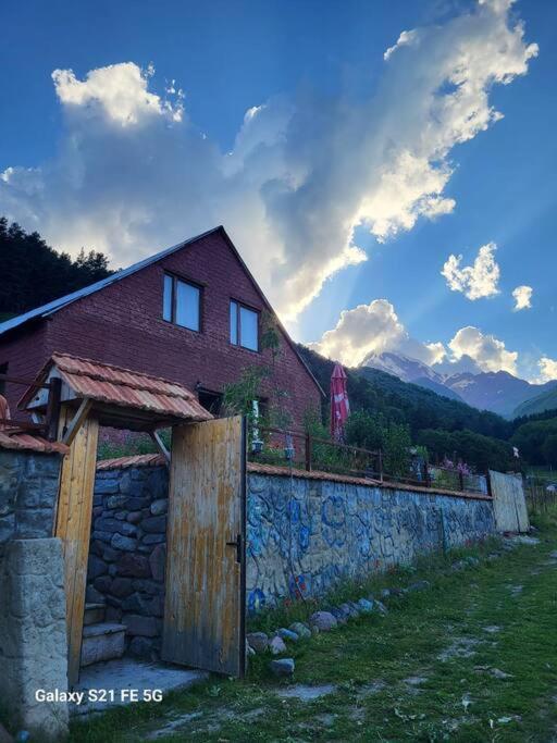 Peak House Vila Kazbegi Exterior foto